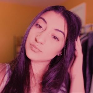 Meet your Posher, Valeria